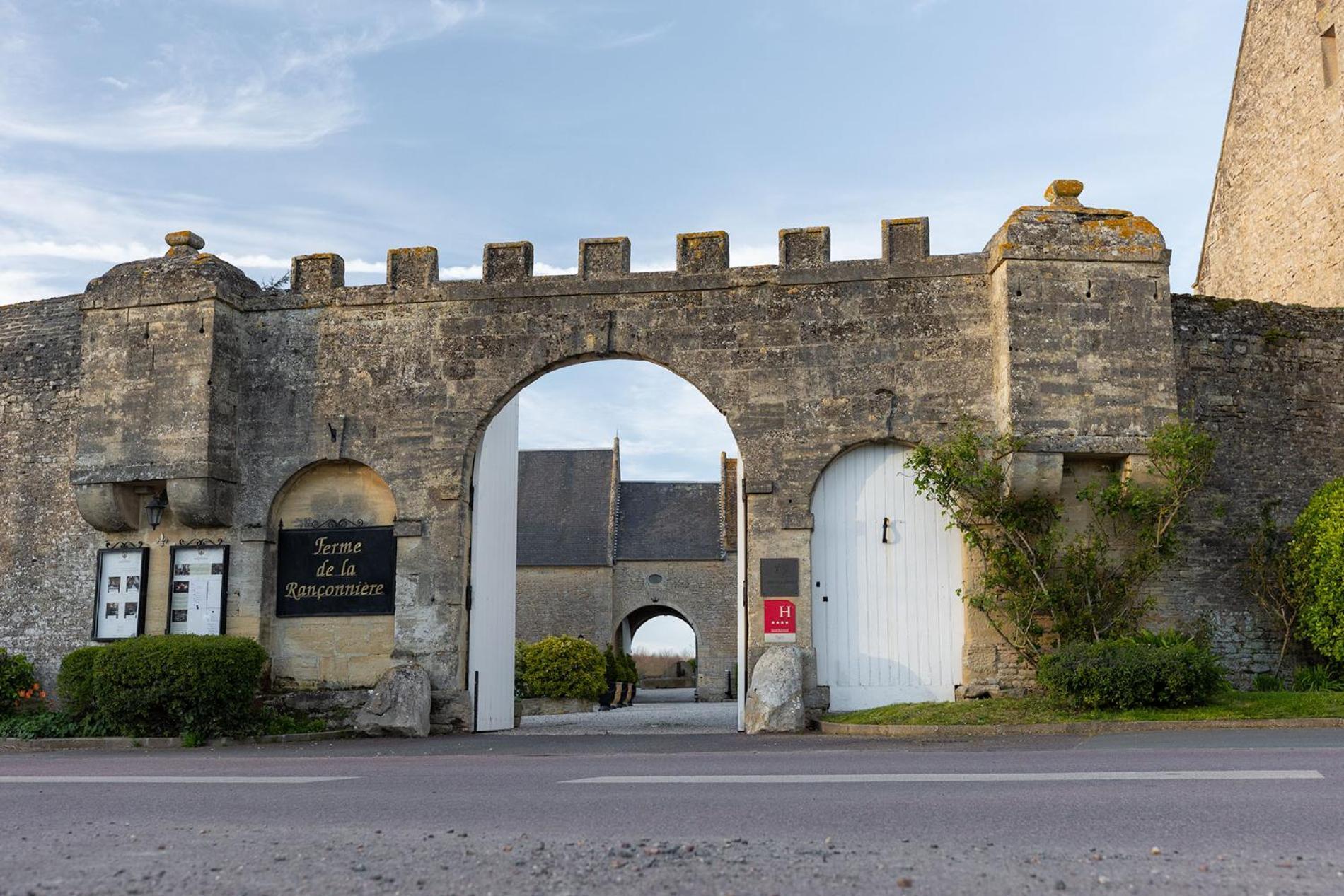 Ferme De La Ranconniere - Hotel & Restaurant Crepon ภายนอก รูปภาพ